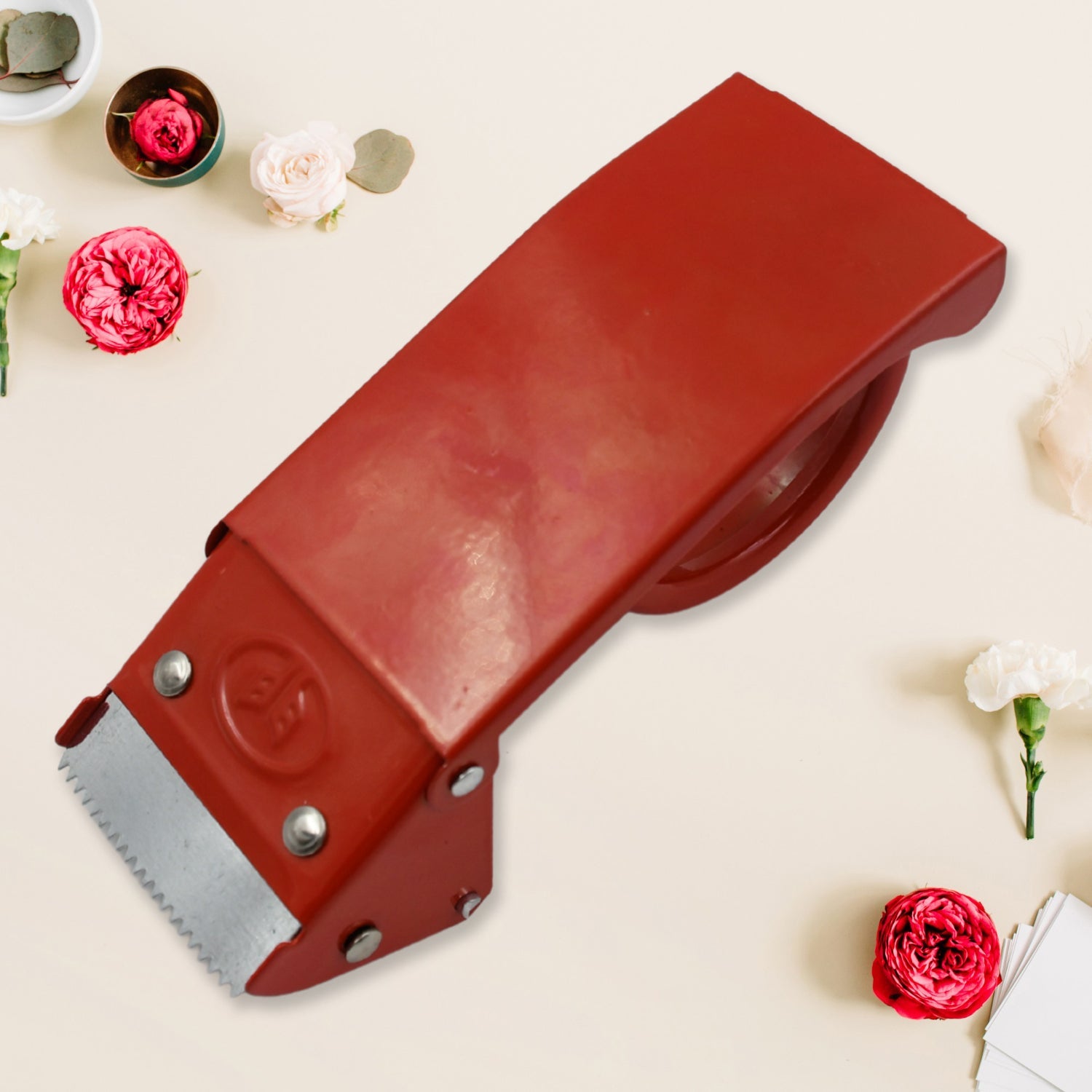 Metal packing tape dispenser with built-in cutter. Metal packing tape dispenser with built-in cutter.